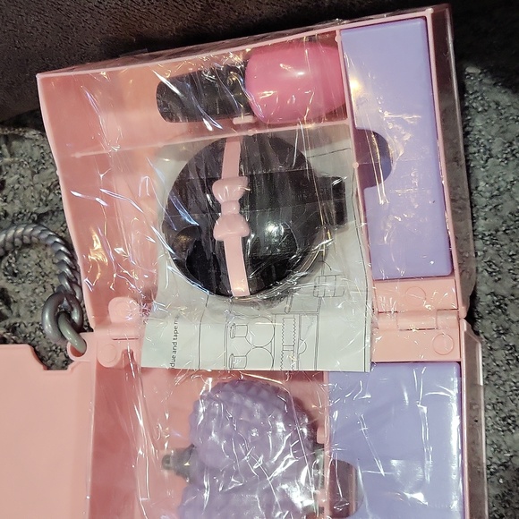 MGA Project Mc2 Spy Bag - Picture 8 of 13